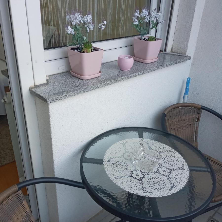 Angellina Apartmani Sremska Mitrovica Exterior foto